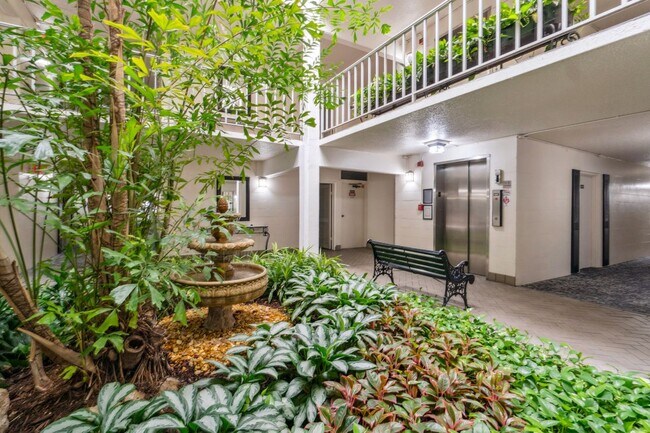 Building Photo - 3325 Bayshore Blvd