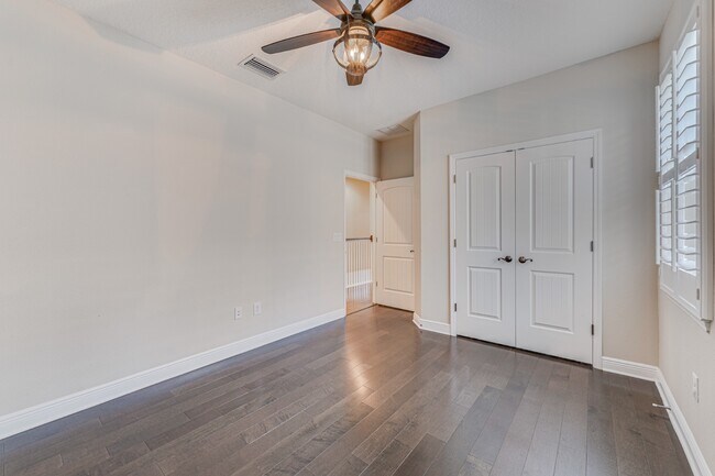Building Photo - Stunning David weekly designed 3 BR+ OFFICE/ 2.5 BA / 2 Car executive townhouse in Hyde Park / So...