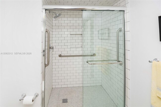 Building Photo - 2200 S Ocean Ln