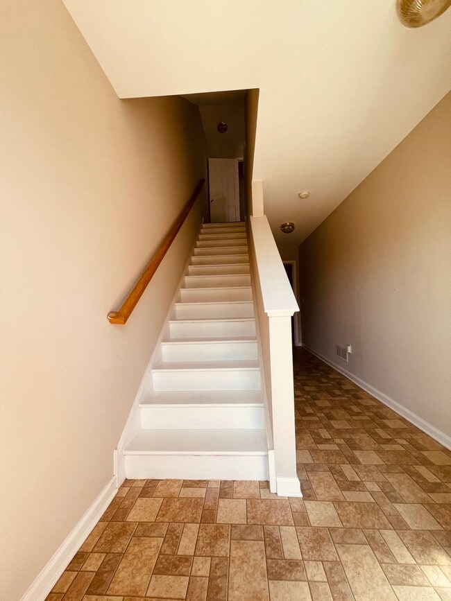 Building Photo - Townhome in Wilmington