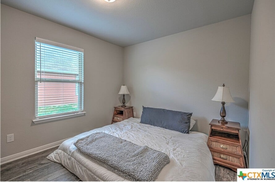 Building Photo - 1311 Lilac Ledge Dr