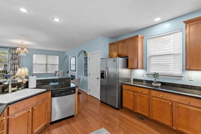 Building Photo - Norfolk Furnished rental Near ODU/NSU