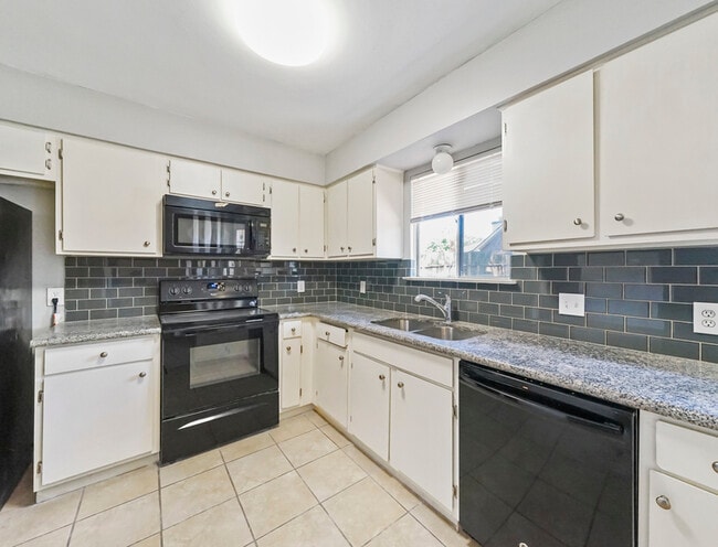 Building Photo - 22626 Leedstown Ln