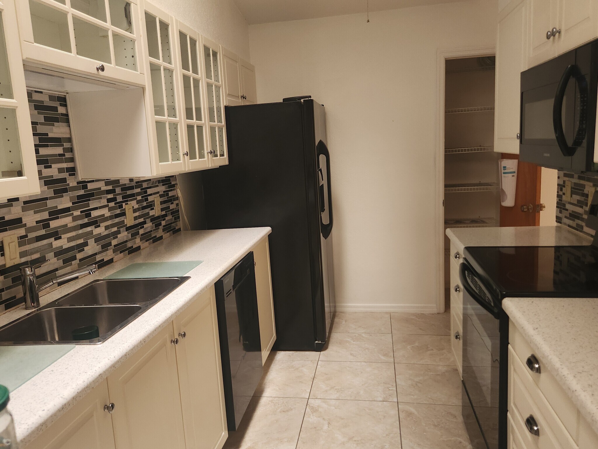 Building Photo - 26186 Northern Cross Rd