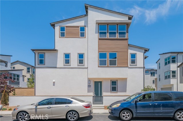 Building Photo - 446 Lobata