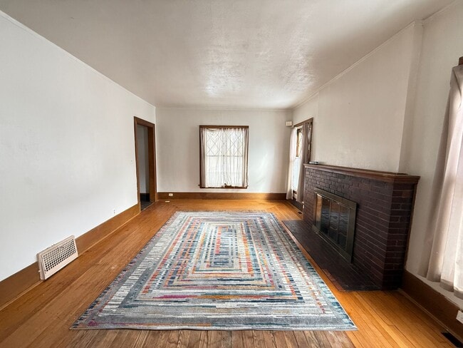 Building Photo - Well-Maintained 4-Bedroom Home with Historical Charm Near Downtown Jackson