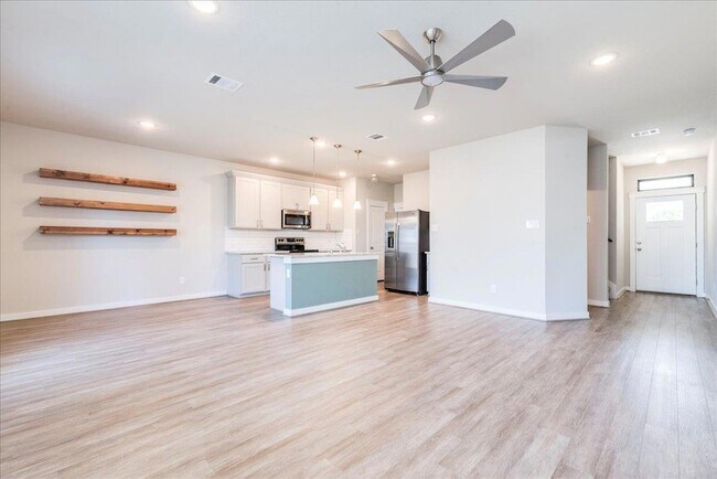 Building Photo - 496 Fieldwood Dr