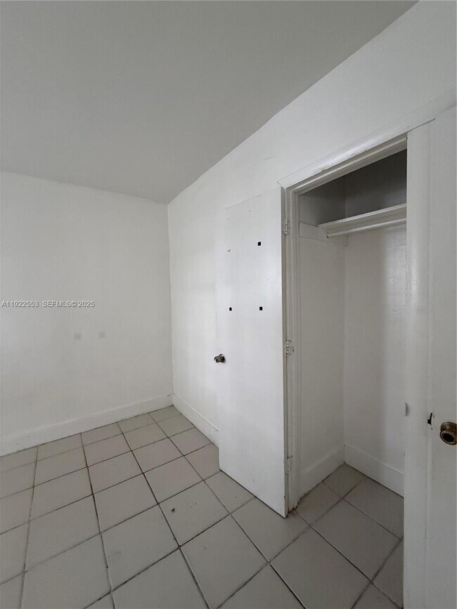 Building Photo - 5305 Biscayne Blvd