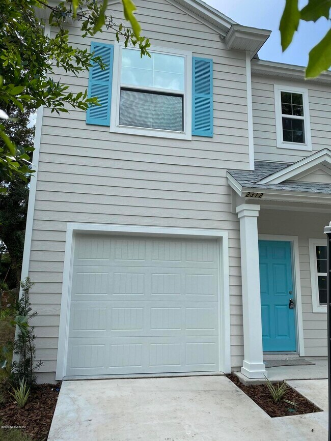 Building Photo - 2312 Wooddale St