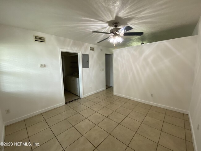 Building Photo - 3043 Belden St