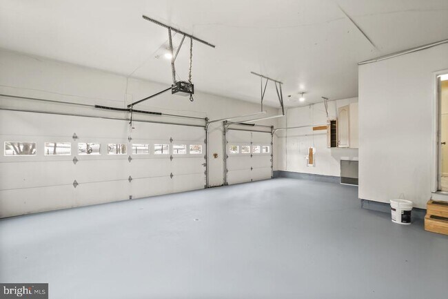 Building Photo - 8330 Westchester Dr