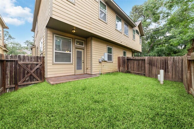 Building Photo - 9 Cheswood Manor Drive