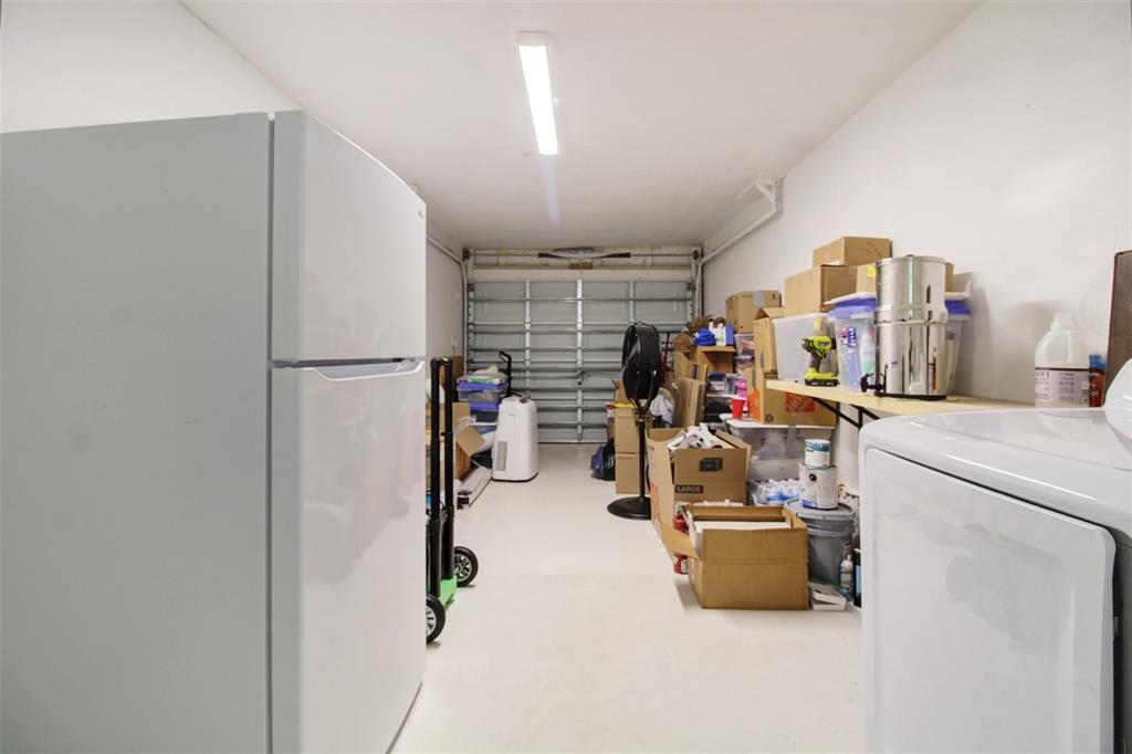 Building Photo - 9428 SW 51st Ct