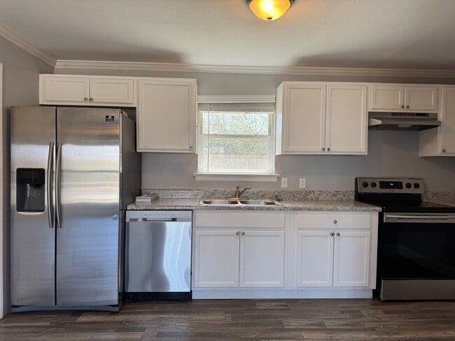 Building Photo - 1412 Carousel Rd