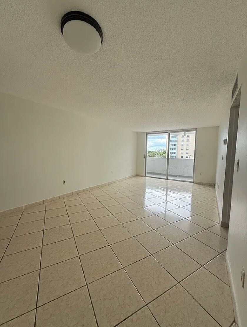 Building Photo - 5033 NW 7th St