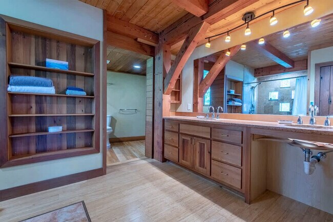 Building Photo - 10570 Rammell Mountain Rd