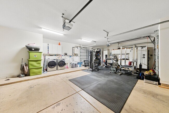 Building Photo - FULLY FURNISHED INDUSTRIAL LOFT SYTLE HOME