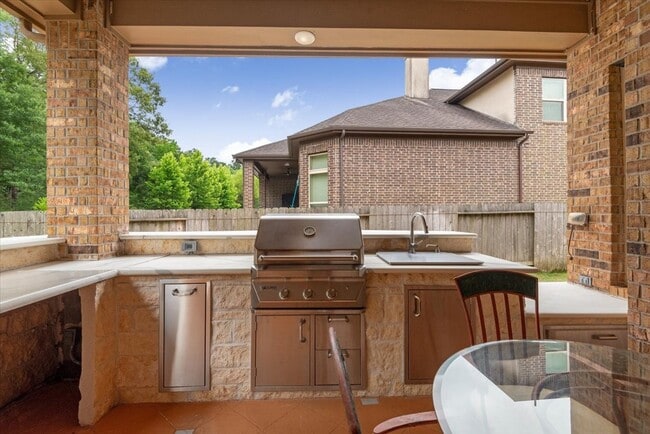 Building Photo - 23034 Creek Park Dr
