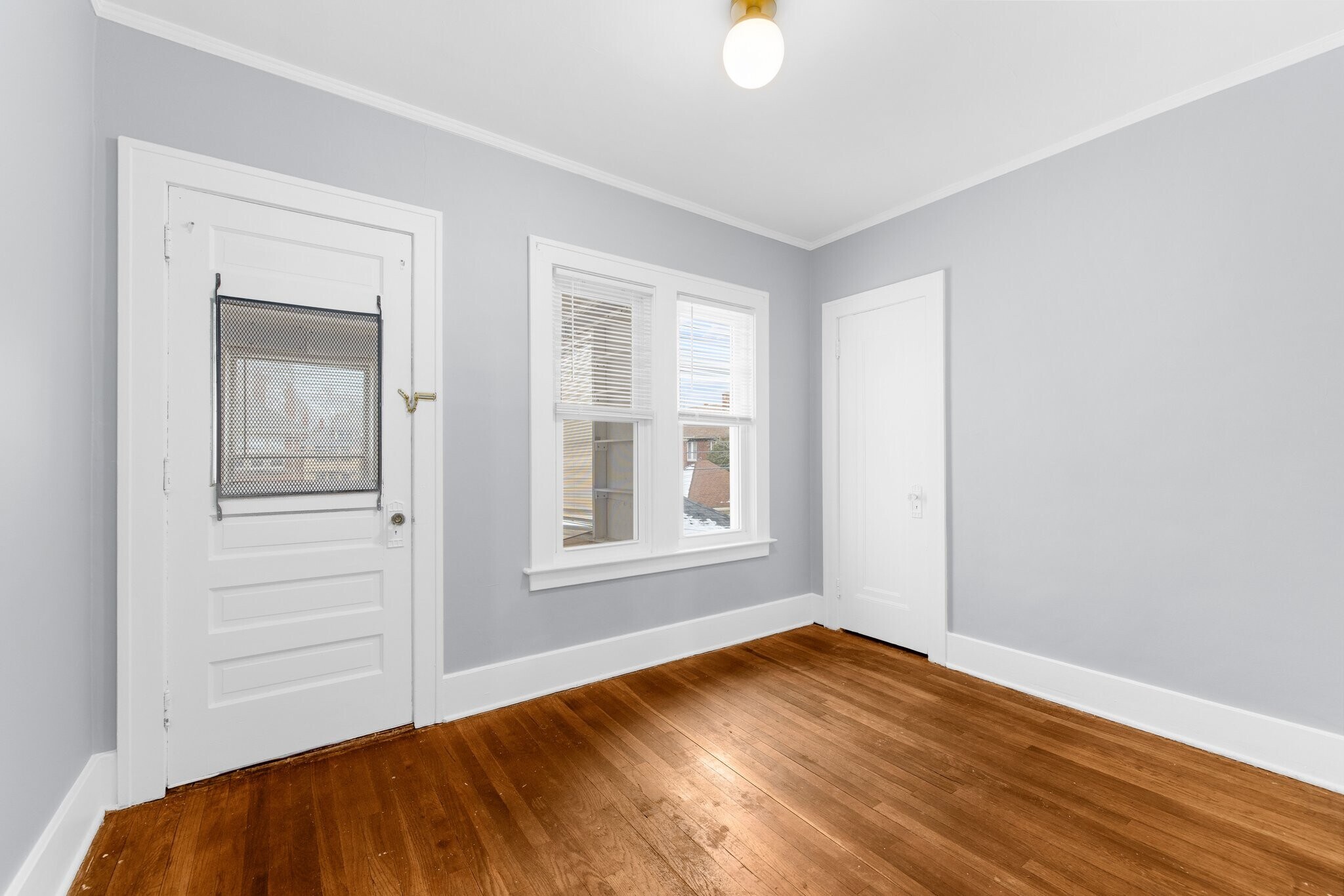 Building Photo - 966 Beaconsfield Ave