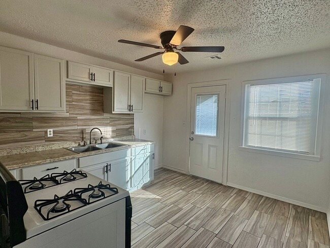 Building Photo - RENT PROMO!!Three bedroom home in S.W. OKC