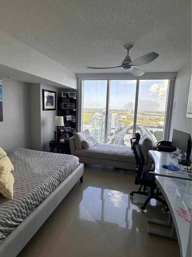 Building Photo - 16699 Collins Ave