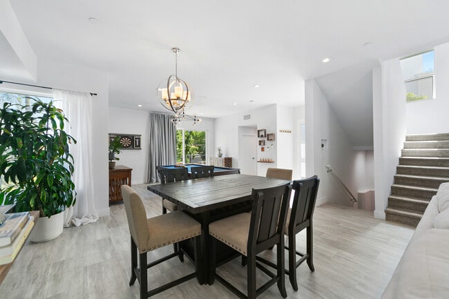 Building Photo - 4969 Llano Dr