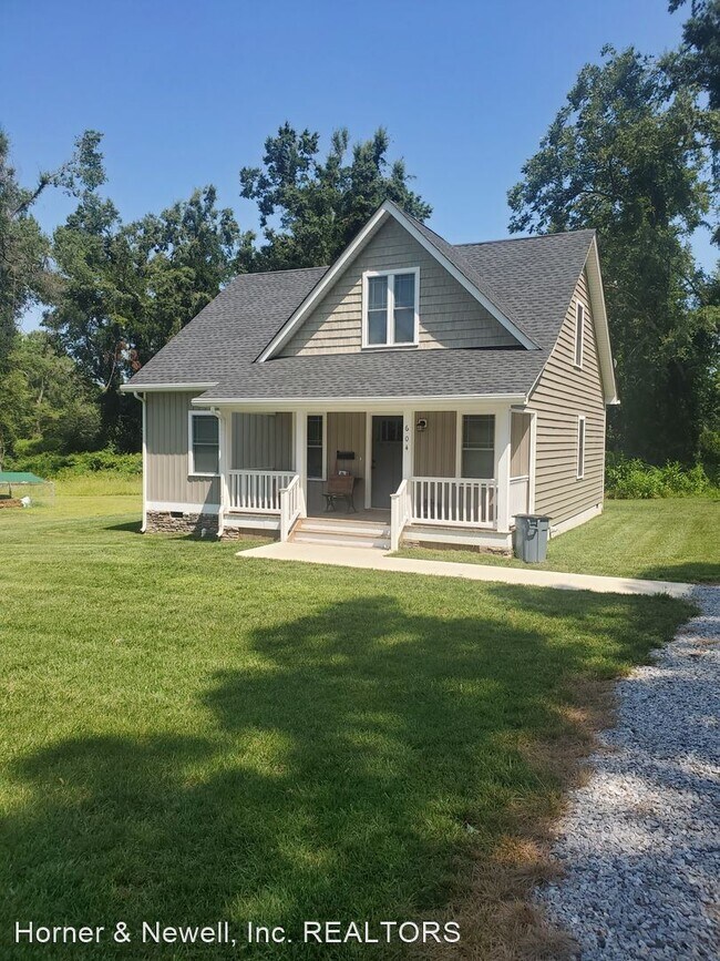 Primary Photo - 3 br, 2.5 bath House - 604 4th Street