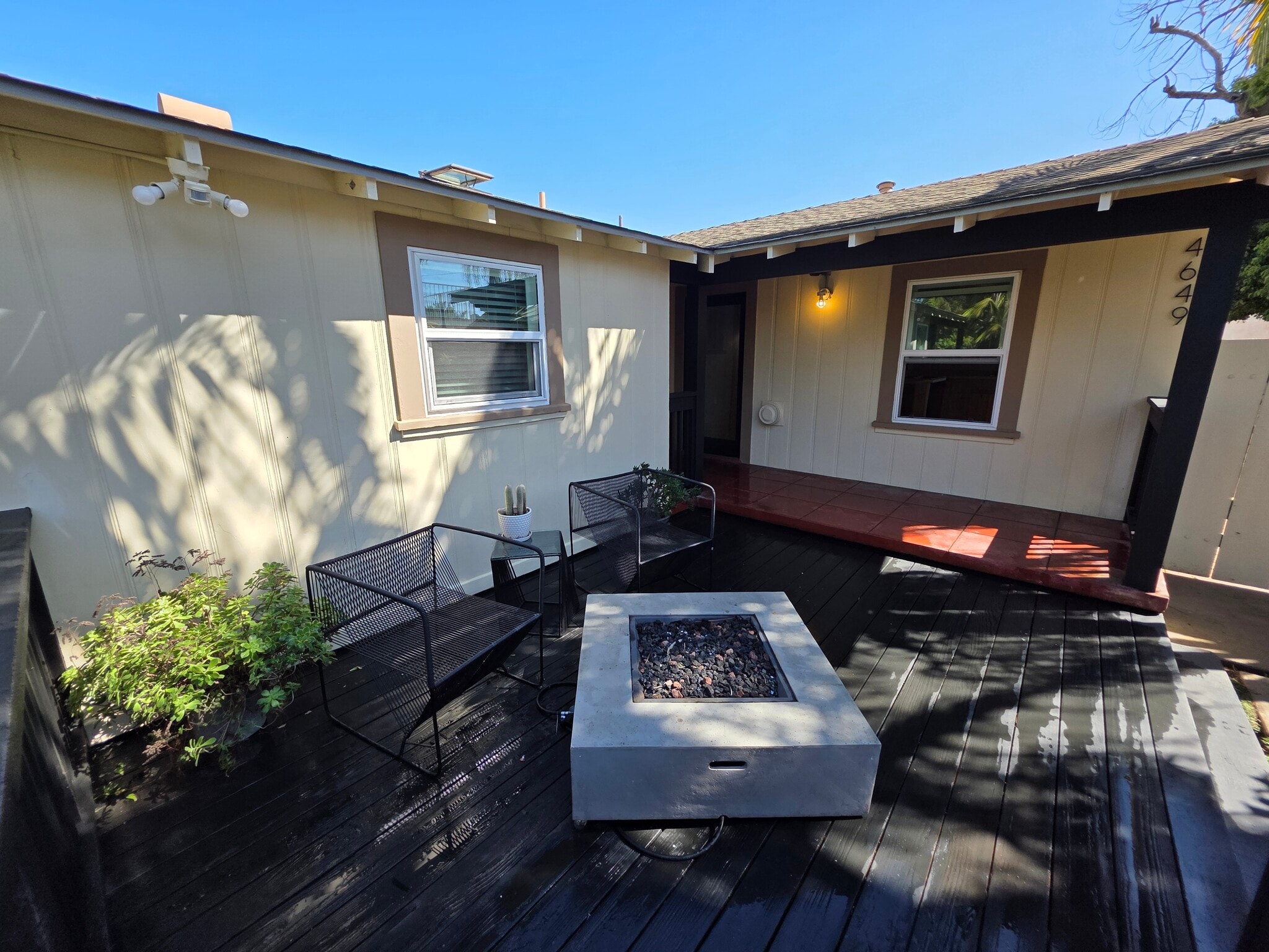 Relax - 4649 W Point Loma Blvd