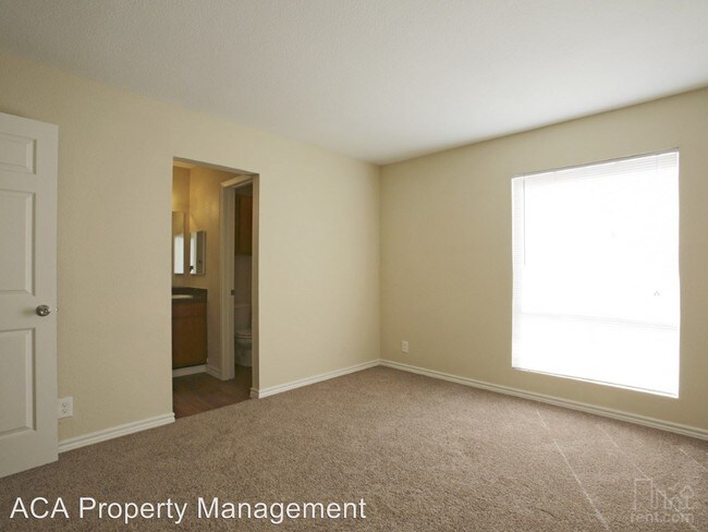 Building Photo - 241 Seville Dr