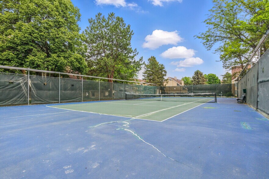 Building Photo - 6076 Gunbarrel Ave