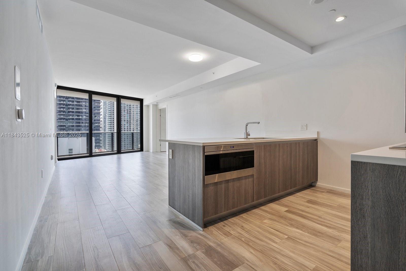 Building Photo - 801 S Miami Ave