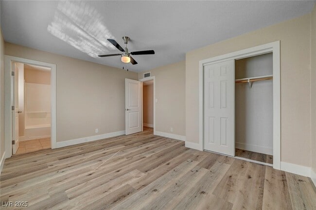 Building Photo - 6121 Edgewood Cir