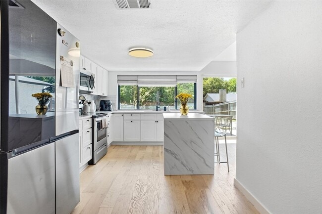 Building Photo - 1820 Castille Dr