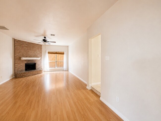 Building Photo - 709 Ridgemont Dr
