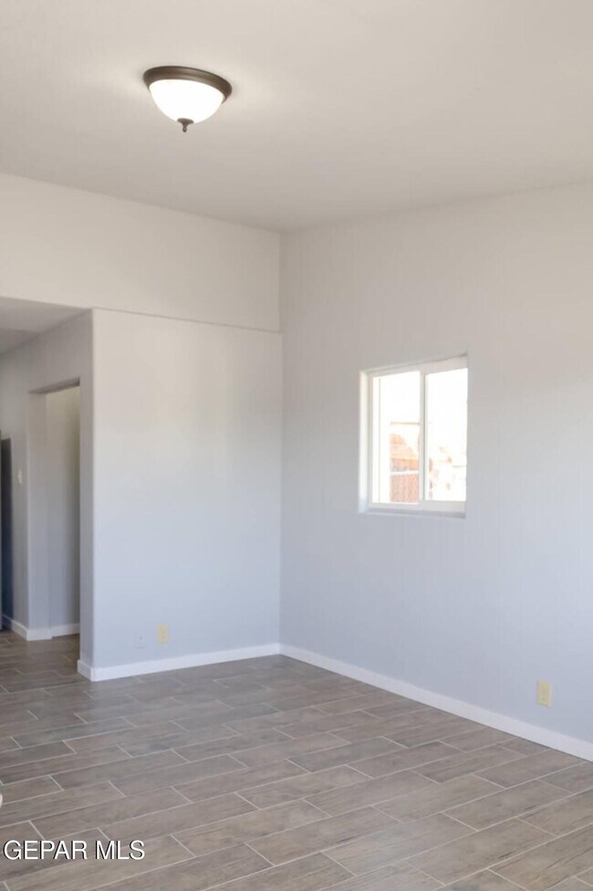 Building Photo - 10321 Preston Dr