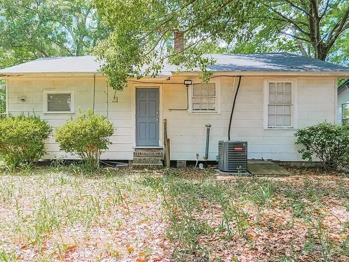 Building Photo - 2661 Harvey Ave