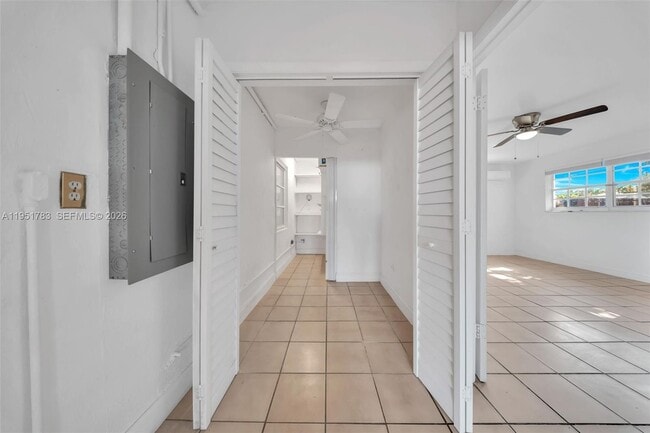 Building Photo - 1624 NE 175th St