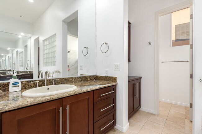 Building Photo - Available June 1st 2026 - Exclusive Gated Scottsdale Mountain Ranch Home