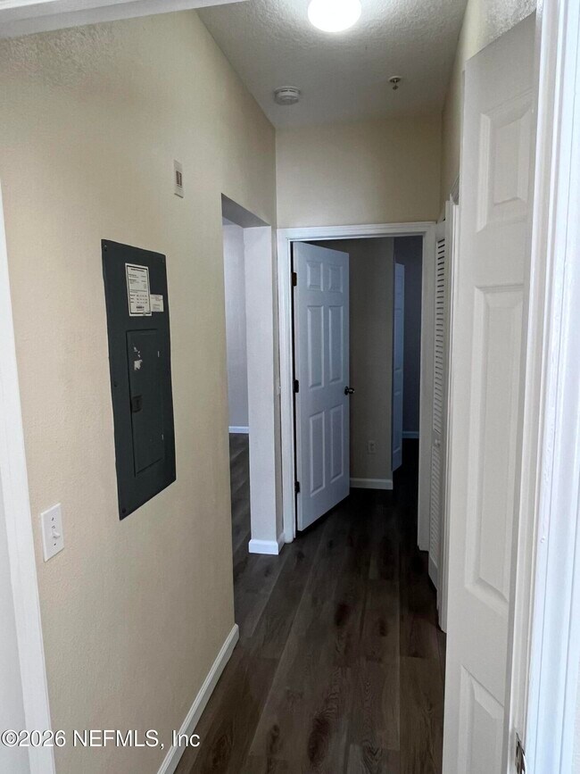 Building Photo - 3640 Kirkpatrick Cir