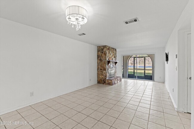 Building Photo - 1530 El Prado Rd