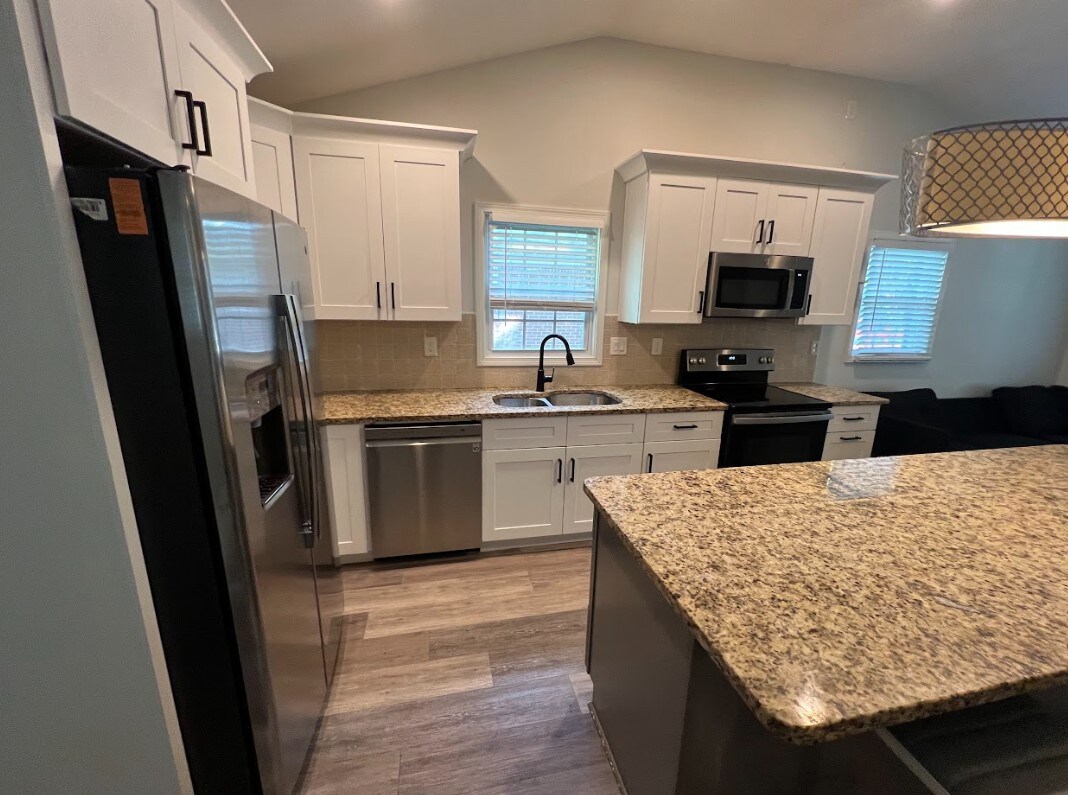 Building Photo - Room in House on Cedar Ave NW