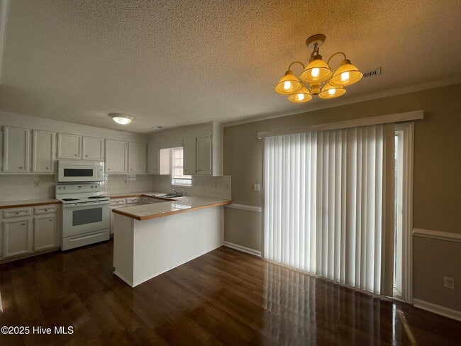 Building Photo - 3915 Sterling Pointe Dr