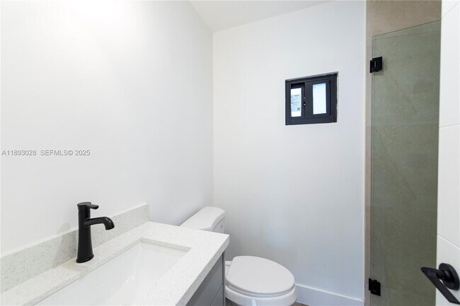 Building Photo - 764 NW 36th Ave