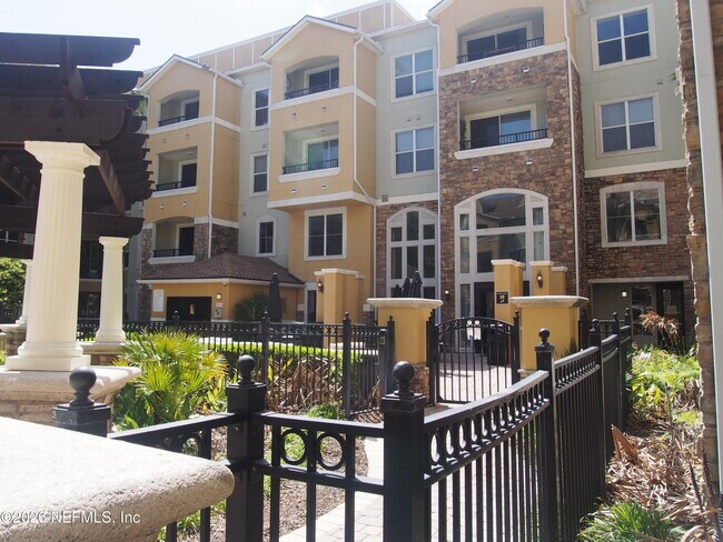 Building Photo - 8539 Gate Pkwy W