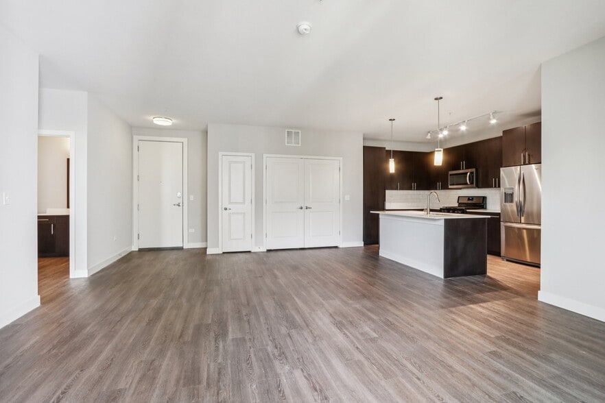 Building Photo - Woodview Apartments