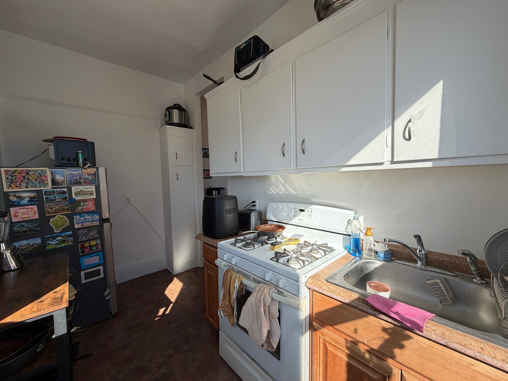 Building Photo - 22 Davis Ave