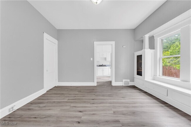 Building Photo - 11508 Headley Ave