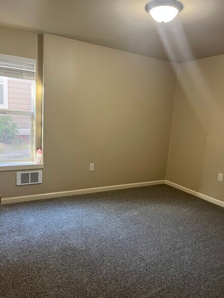 Building Photo - 4014 Byron Ave