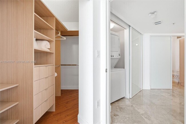 Building Photo - 16699 Collins Ave