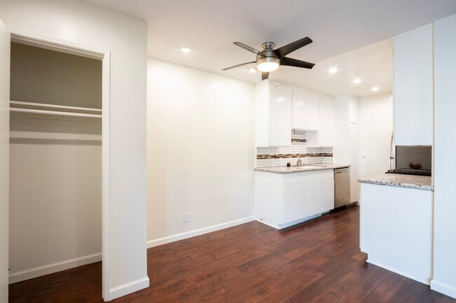 Building Photo - 2721 2nd St